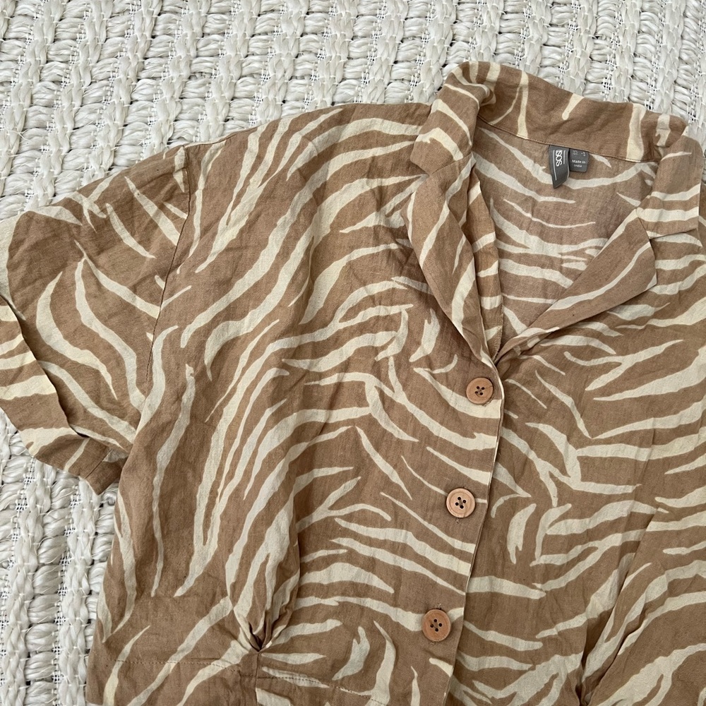 🦓ASOS cropped zebra print button up🦓